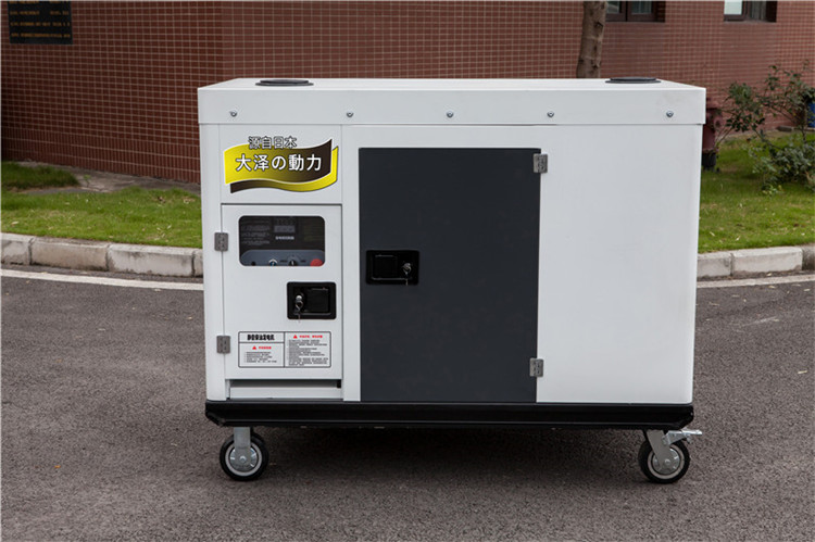 大澤動(dòng)力TO32000ET30kw靜音柴油發(fā)電機(jī)風(fēng)冷水冷區(qū)別