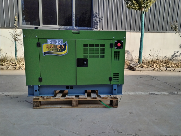 大澤動(dòng)力給說個(gè)秘密有個(gè)30kw柴油發(fā)電機(jī)重量可輕了